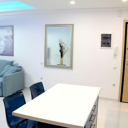 Thiseos 319. Beautiful Apartments Near The Cultural Center Of The Capital. 雅典 外观 照片